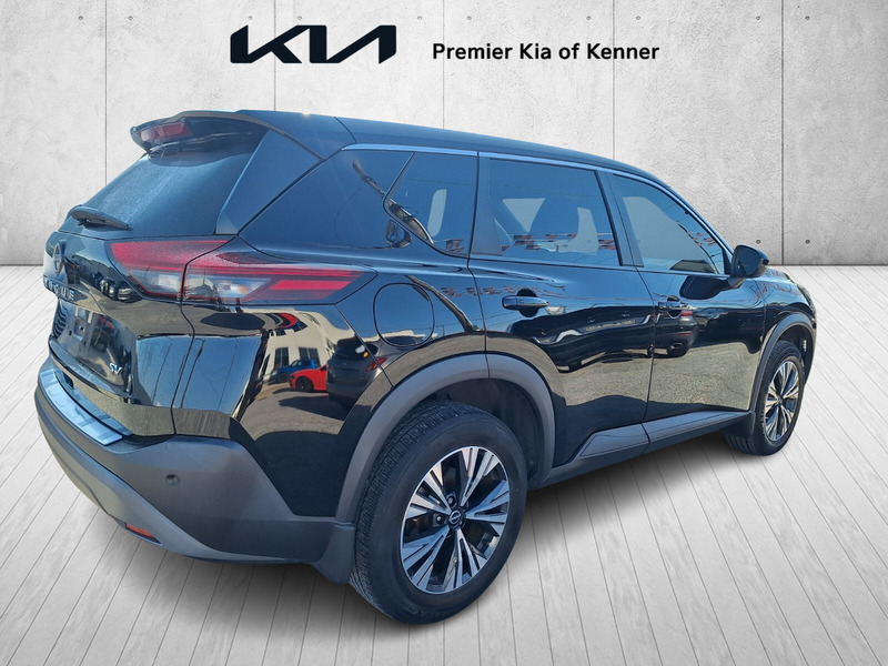 2022 Nissan Rogue SV photo 3