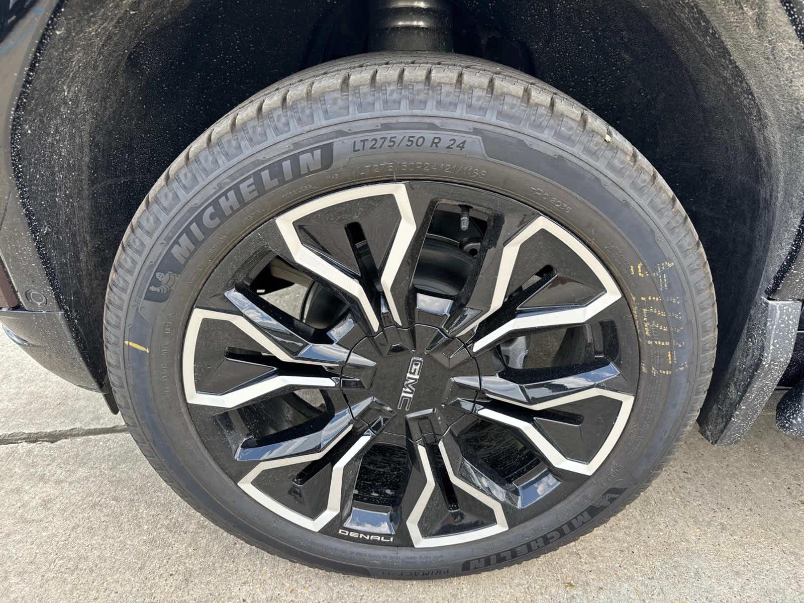 2025 Gmc Sierra EV Denali photo 4