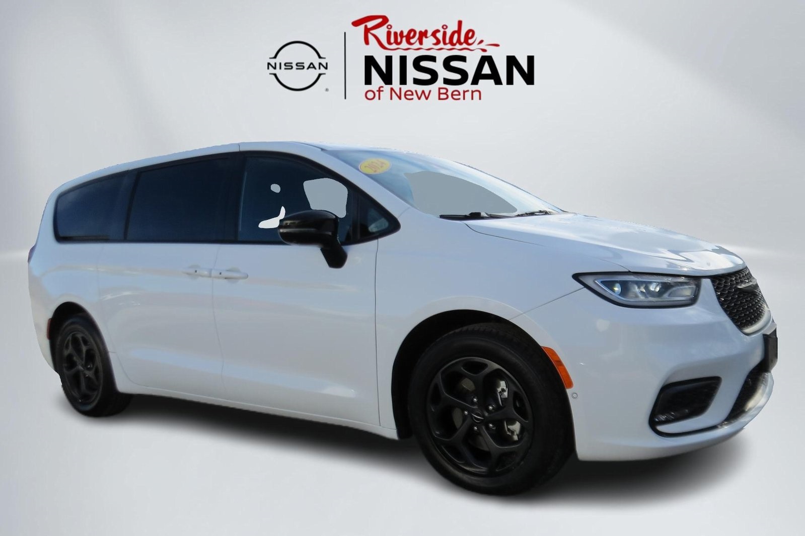 2024 Chrysler Pacifica PHEV Select