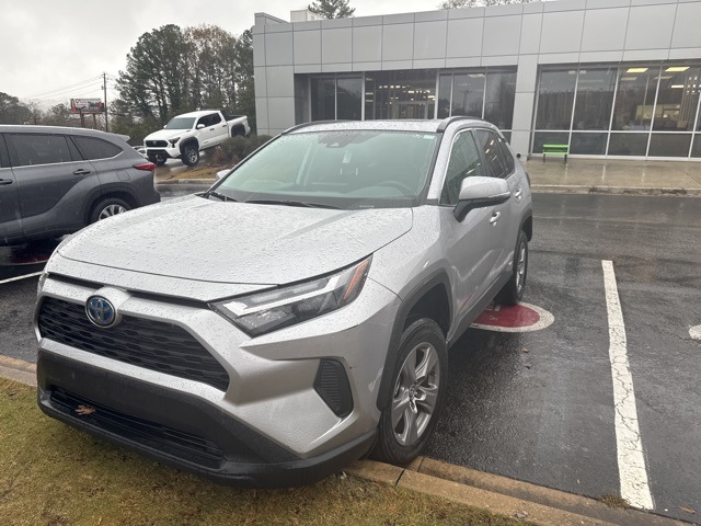 2023 Toyota RAV4 XLE's photo