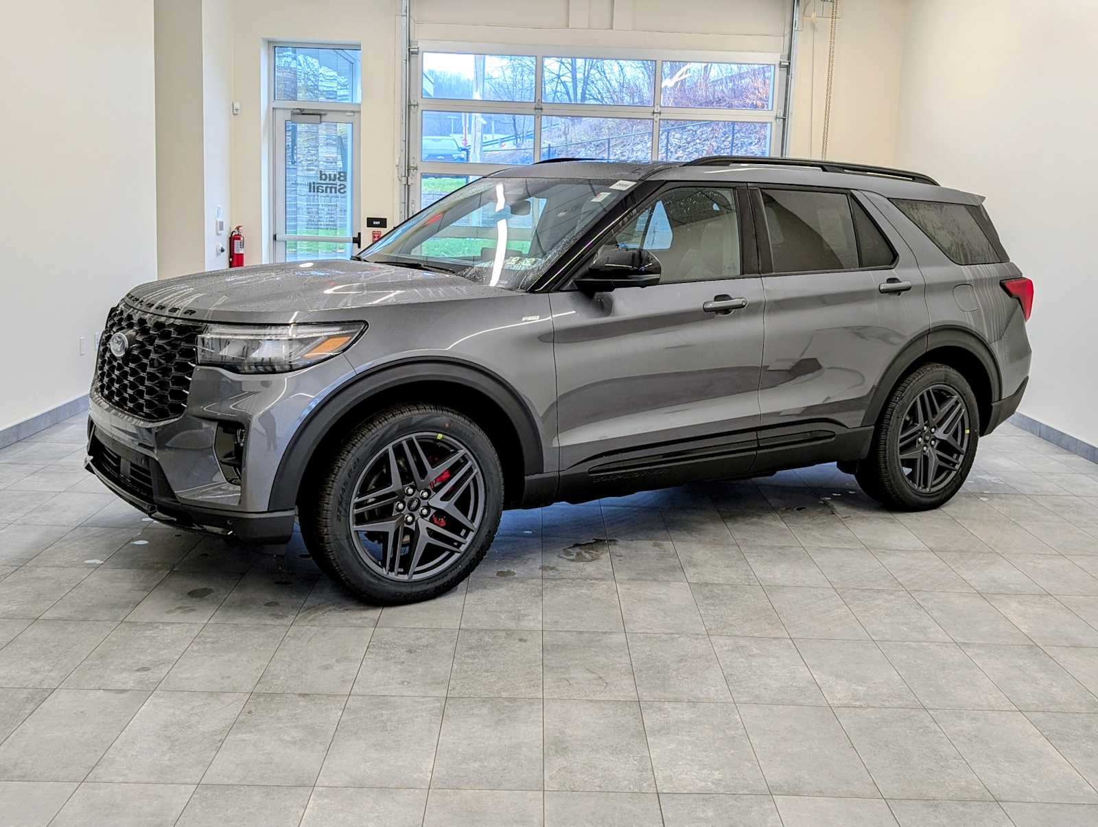 2026 Ford Explorer ST-LINE's photo
