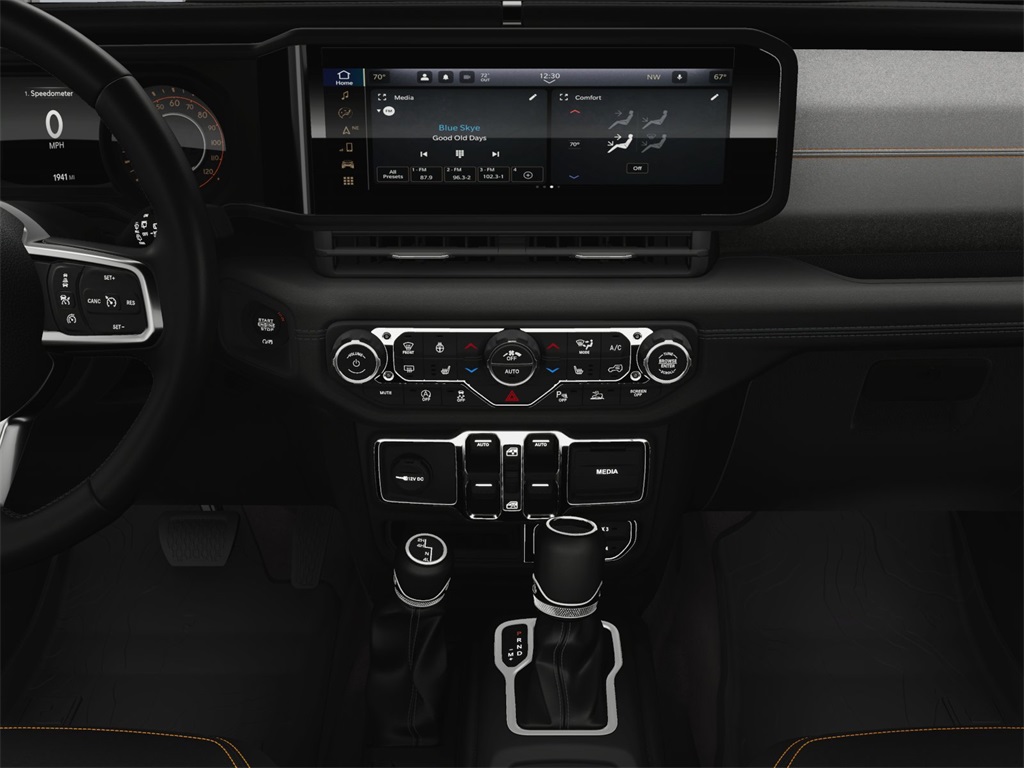 2025 Jeep Wrangler Sahara photo 22