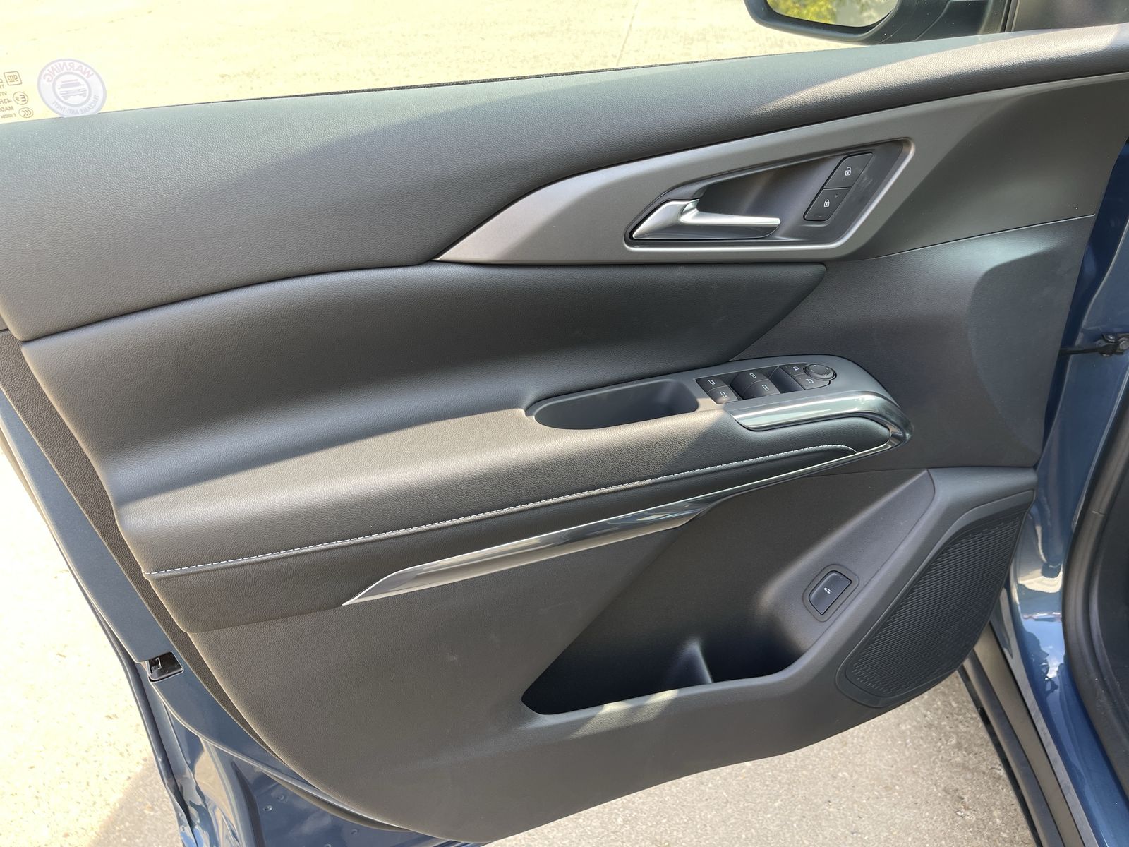 2026 Chevrolet Traverse photo 2