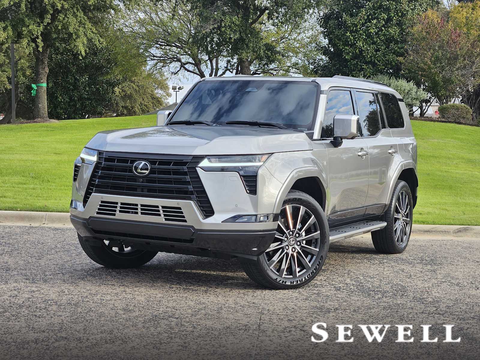 2025 Lexus GX Luxury's photo