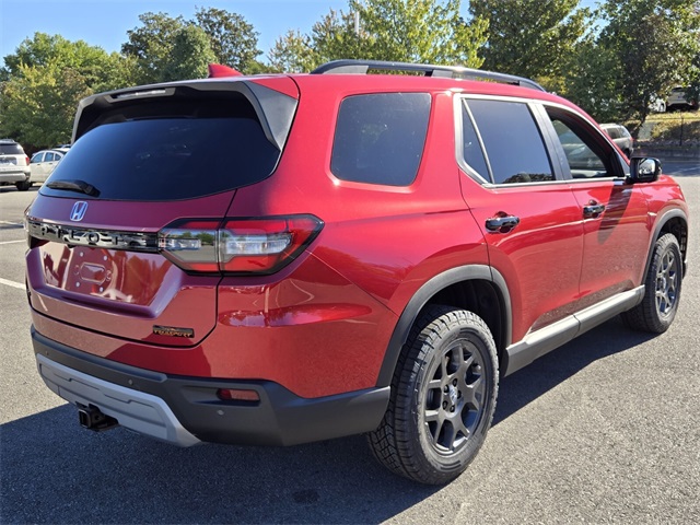 2025 Honda Pilot TrailSport photo 3