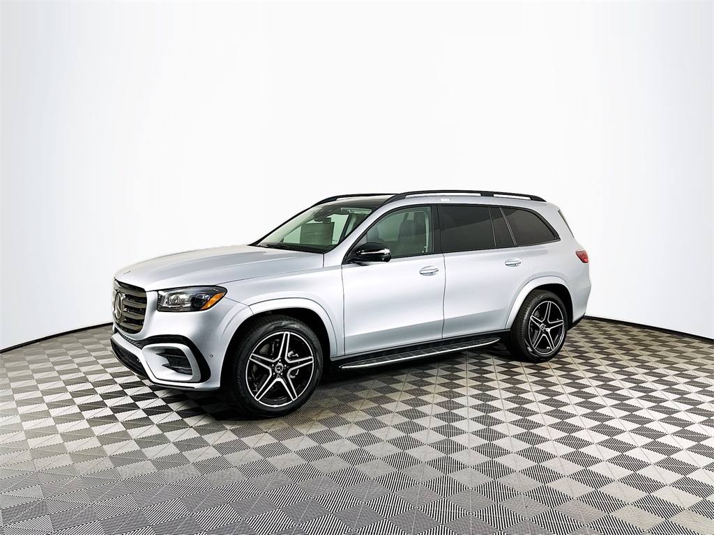 2026 Mercedes Benz GLS 450 4MATIC photo 2