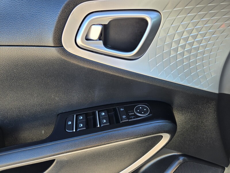 2023 Kia Soul LX S photo 17