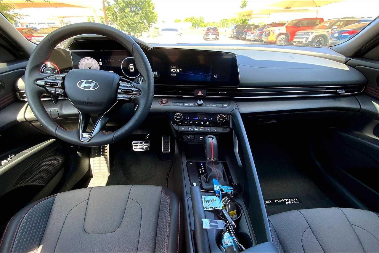 2025 Hyundai Elantra N Line photo 5