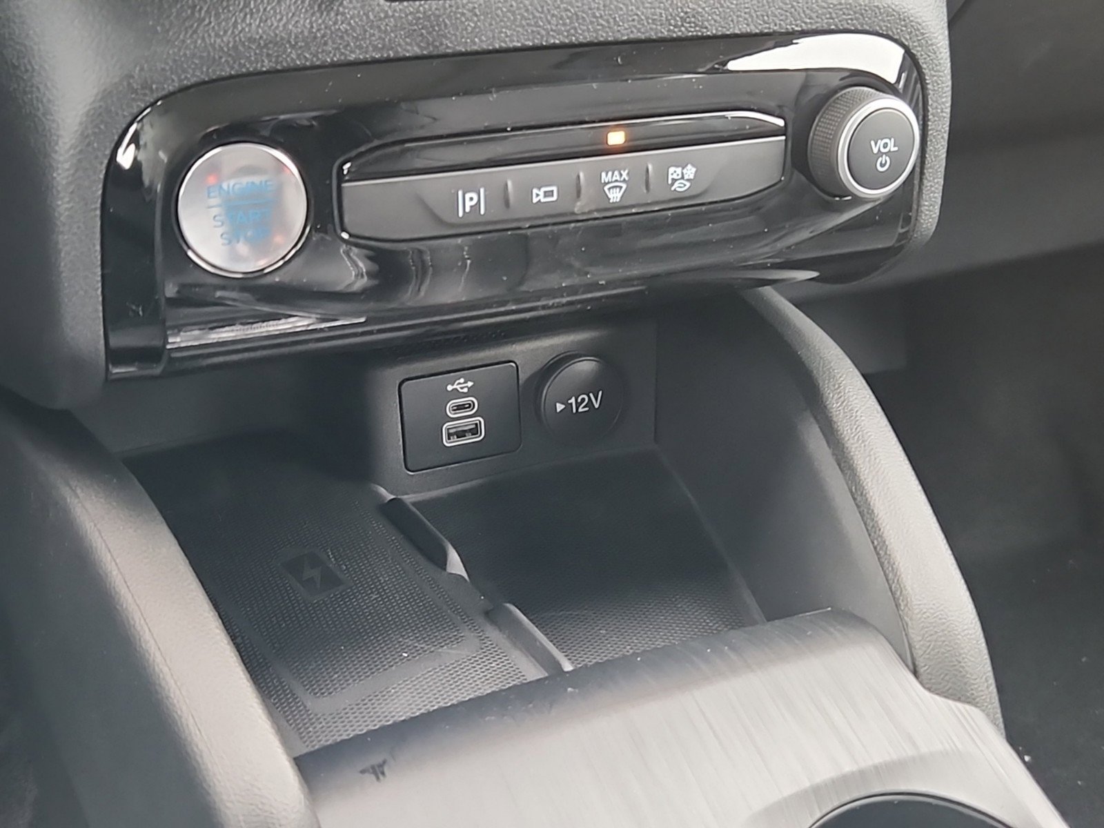 2024 Ford Escape Plug-In Hybrid Premium photo 17