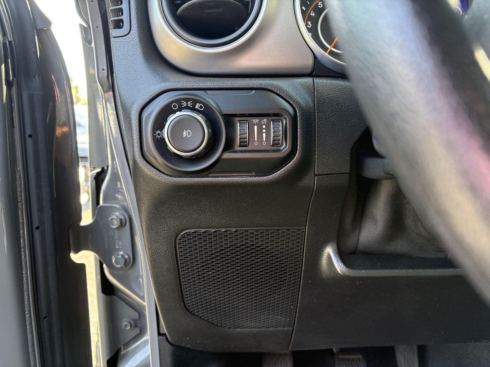 2020 Jeep Wrangler Unlimited Sport photo 6