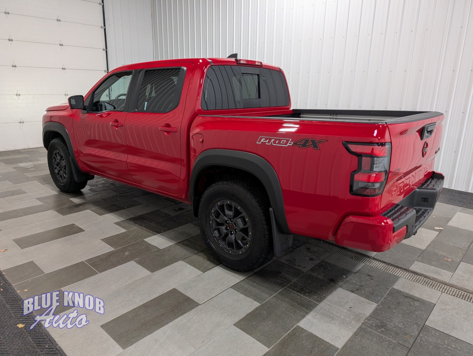 2024 Nissan Frontier PRO-4X photo 2