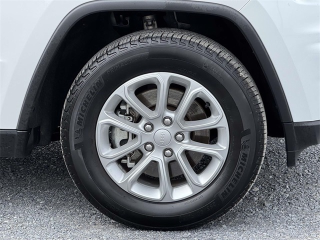 2021 Jeep Grand Cherokee Laredo E photo 12