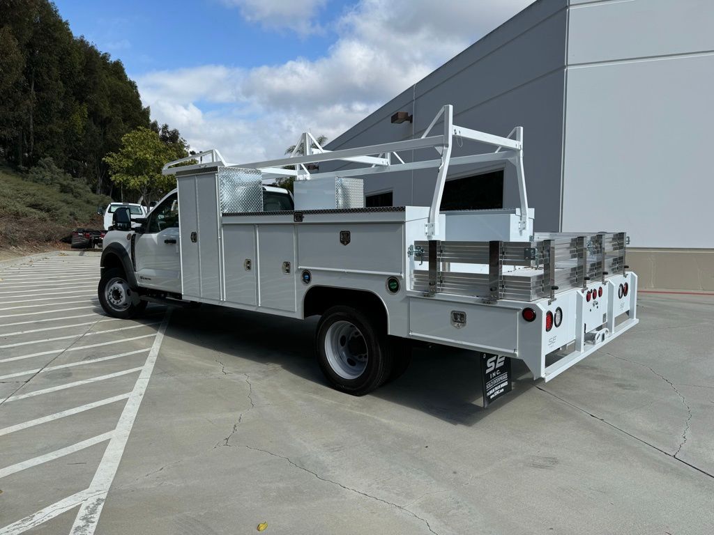 2024 Ford F-550 photo 9