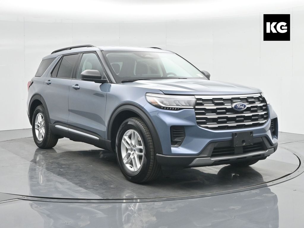 2025 Ford Explorer Active's photo