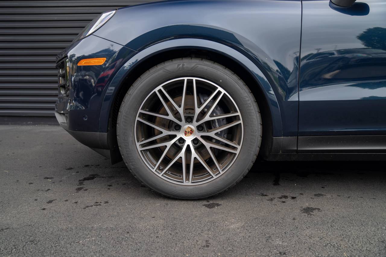 2025 Porsche Cayenne photo 6