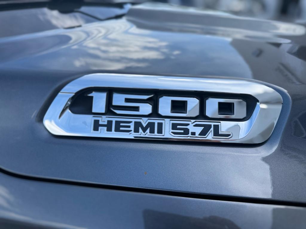 2019 Ram 1500 Laramie photo 2