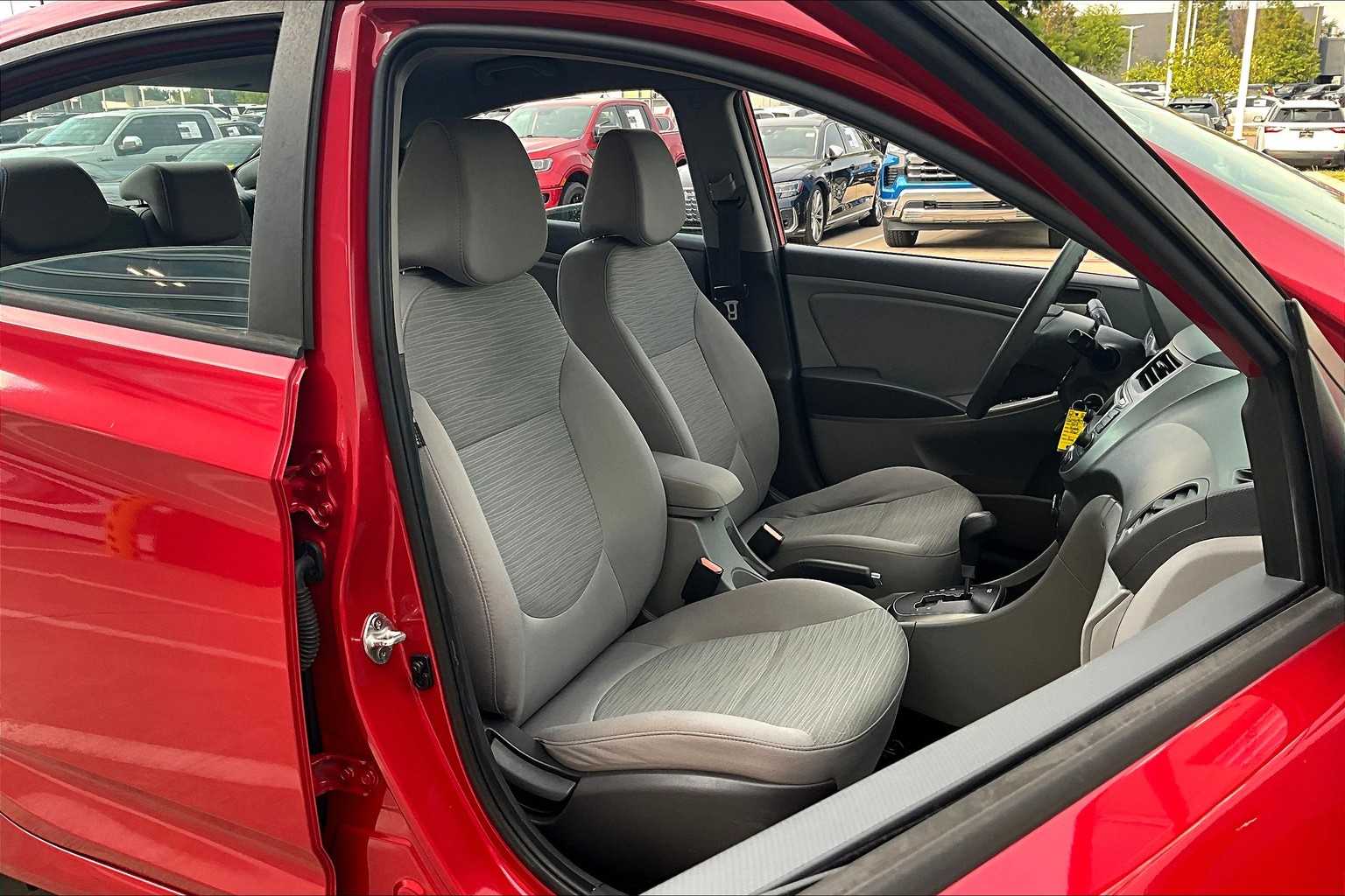 2016 Hyundai Accent SE photo 8