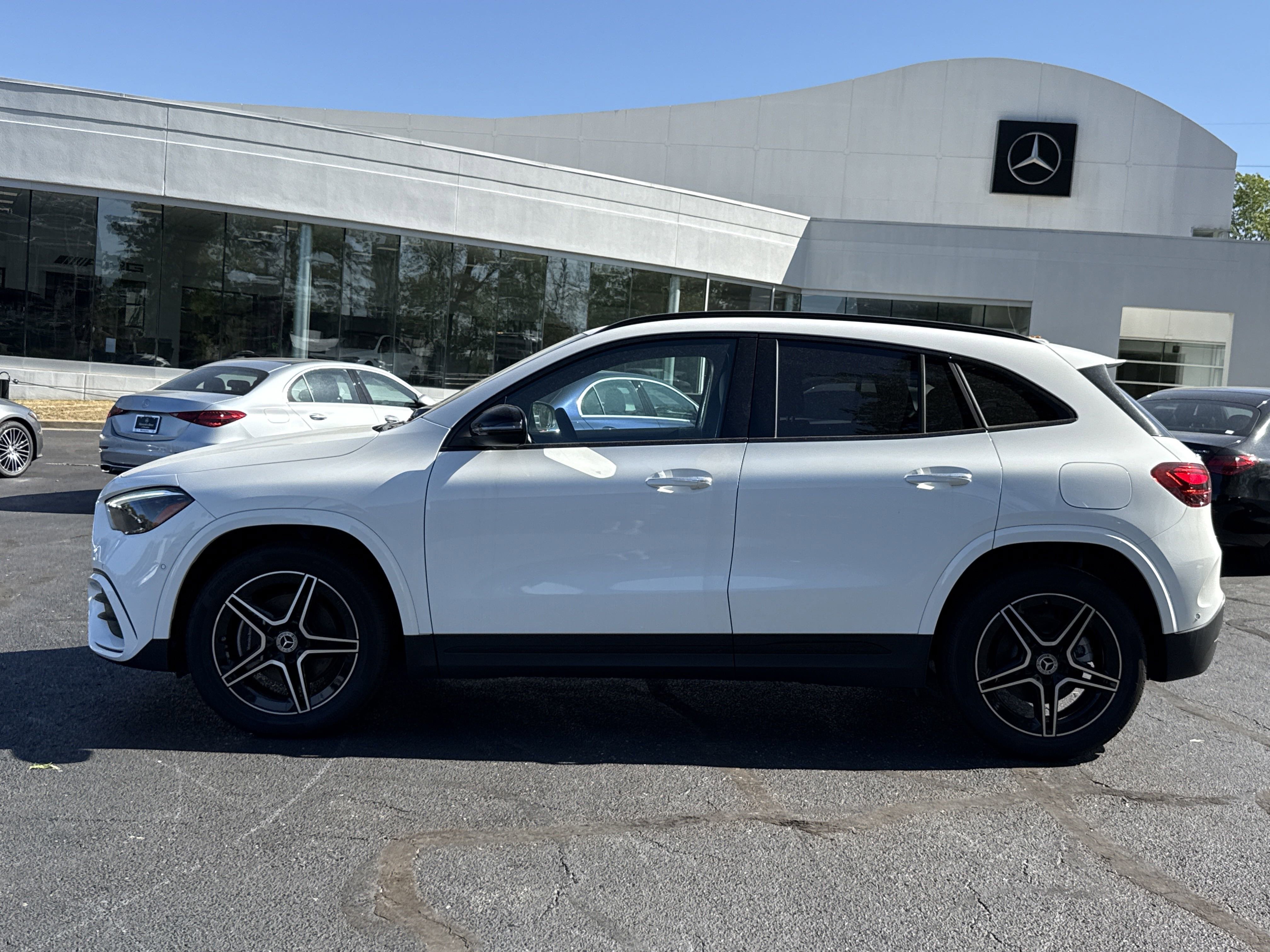 2025 Mercedes Benz GLA 250 photo 2