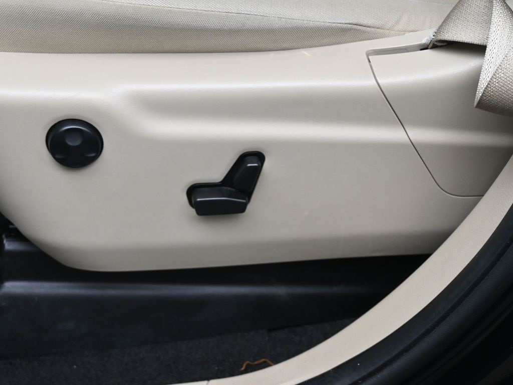 2022 Jeep Cherokee Laredo photo 10