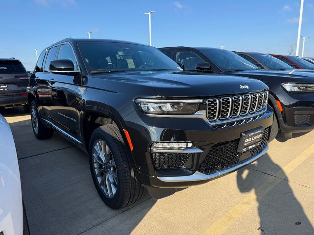 2025 Jeep Grand Cherokee Summit's photo