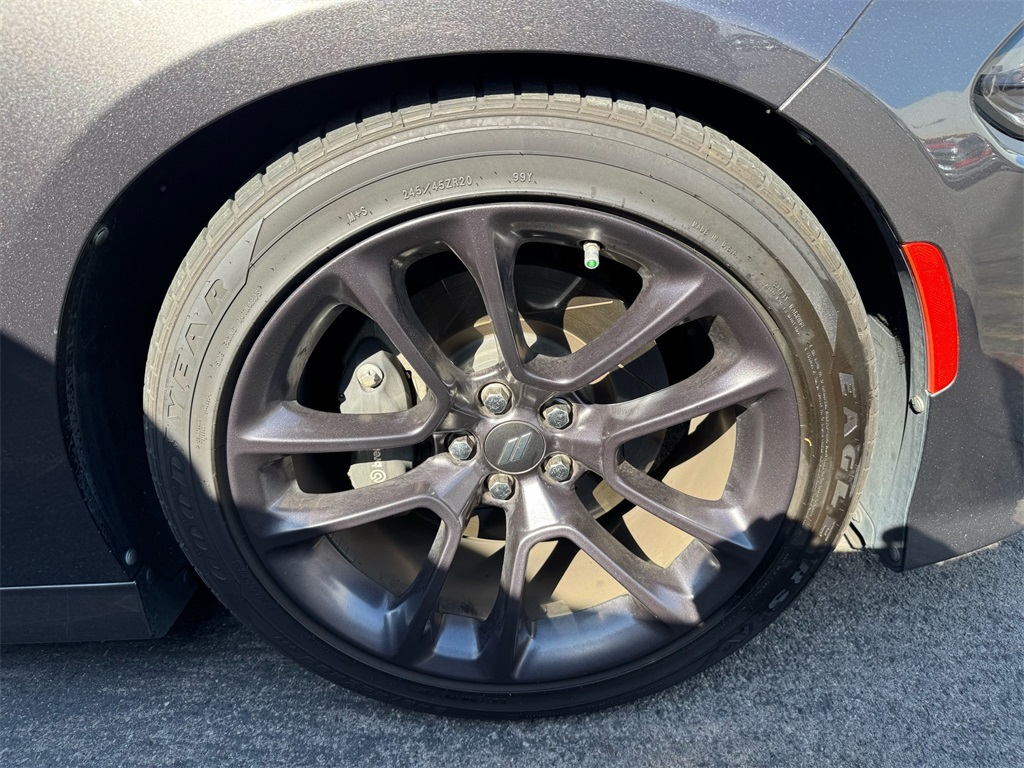2C3CDXGJ1LH181705