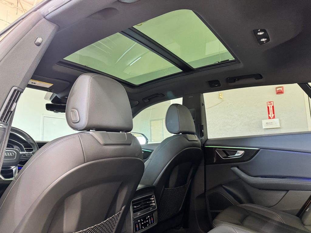 2022 Audi Q8 55 Premium Plus photo 20