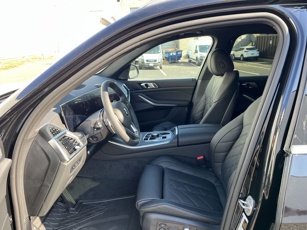 New 2025 BMW X5 xDrive40i 4D Sport Utility in Mamaroneck S9Y45919