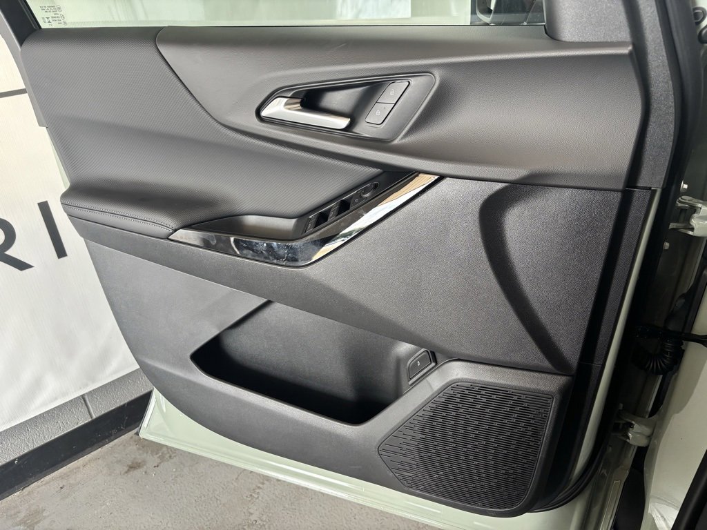 2026 Chevrolet Equinox LT photo 7