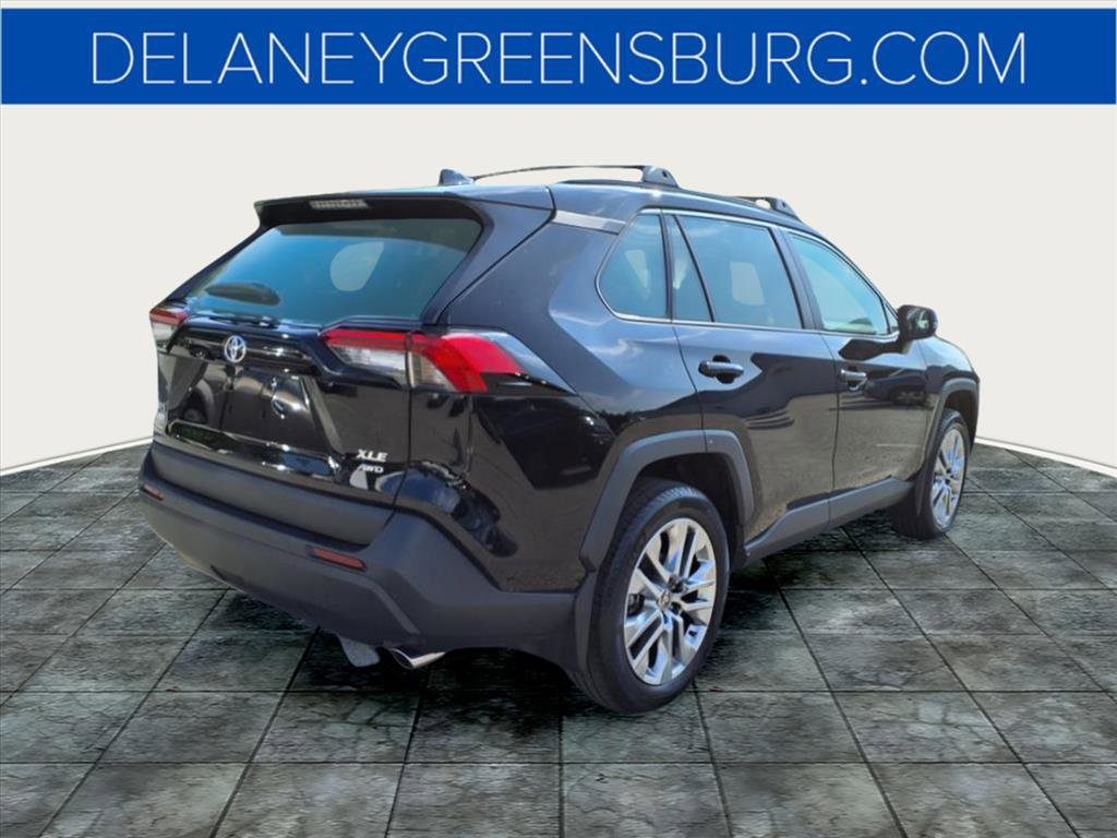 2024 Toyota RAV4 XLE Premium photo 3