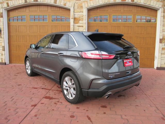 2024 Ford Edge Titanium photo 3