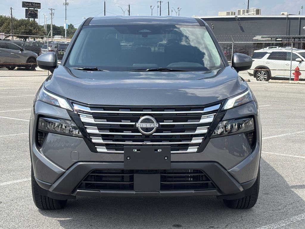 2026 Nissan Rogue SV photo 2