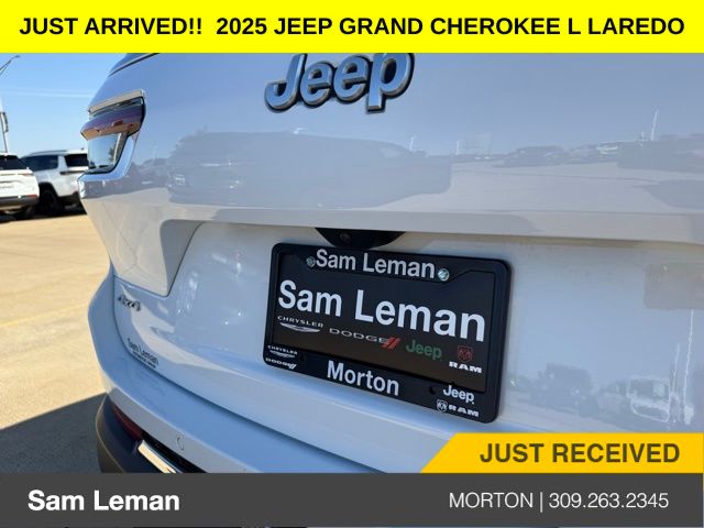 2025 Jeep Grand Cherokee Laredo X photo 8