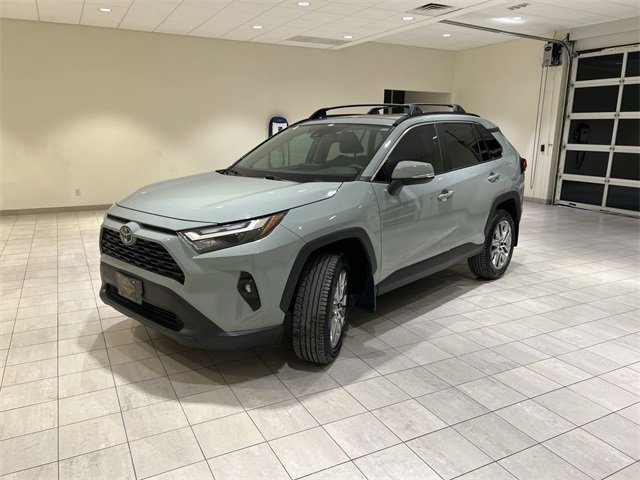 2023 Toyota RAV4 XLE Premium's photo