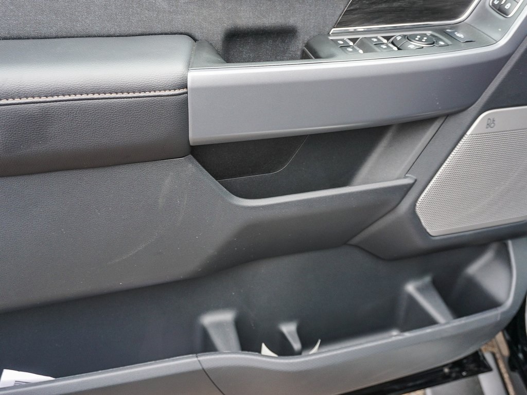 2025 Ford F-150 Lariat photo 18