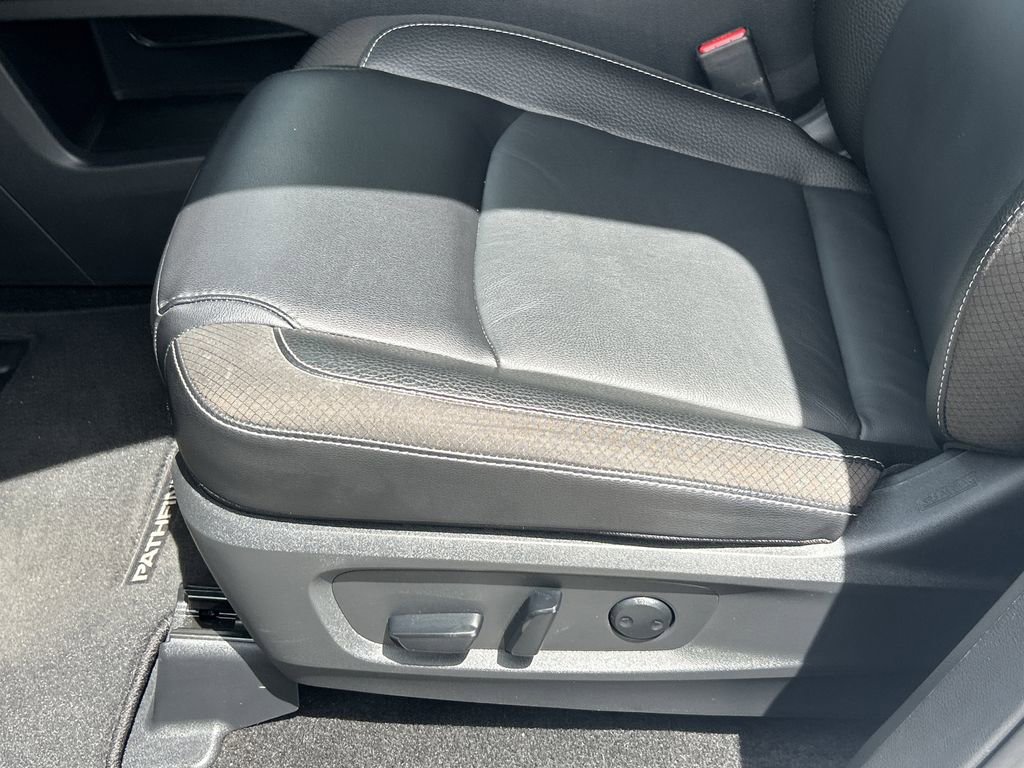 2024 Nissan Pathfinder SL photo 20