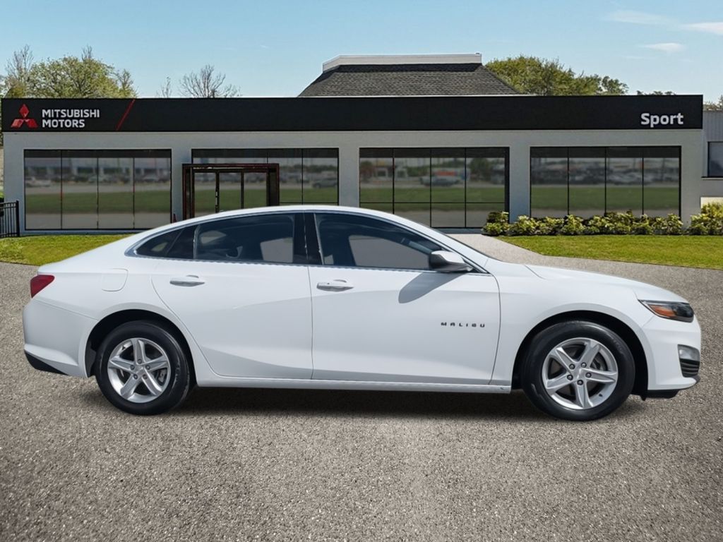 2023 Chevrolet Malibu LS photo 2