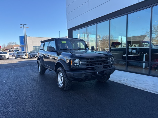 2023 Ford Bronco 4-Door Base's photo