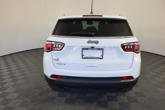 2025 Jeep Compass Sport photo 3