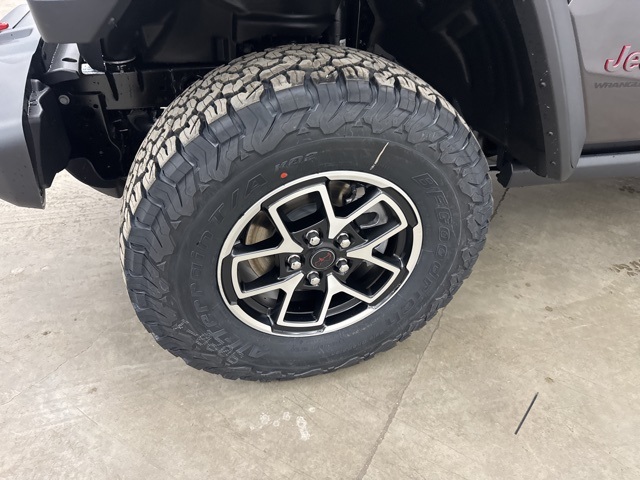 2025 Jeep Wrangler Rubicon photo 4