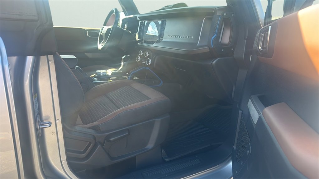 2022 Ford Bronco Outer Banks photo 12