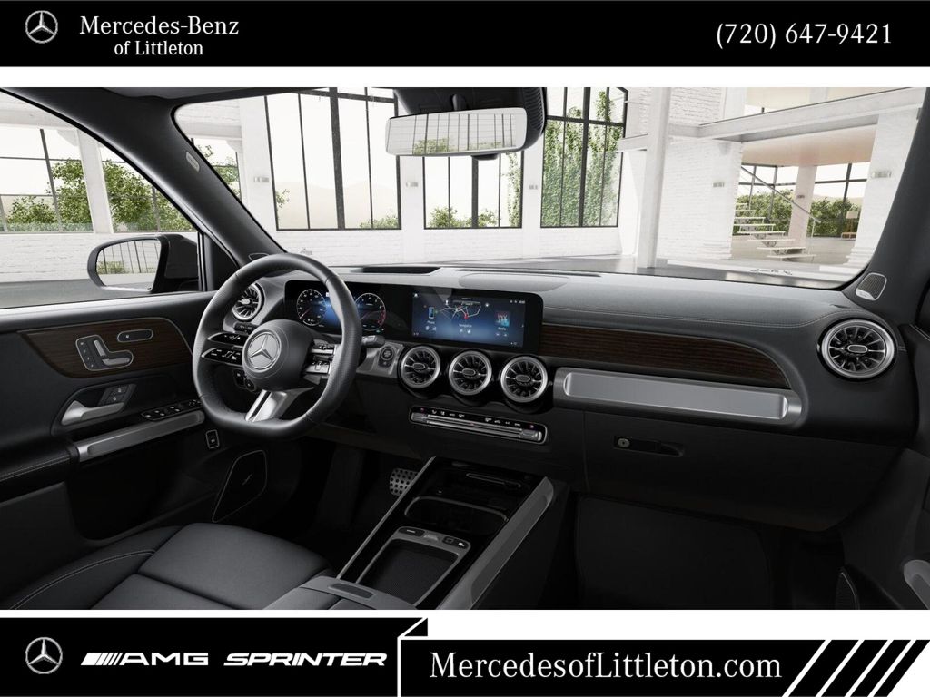 2026 Mercedes Benz GLB 250 4MATIC photo 4
