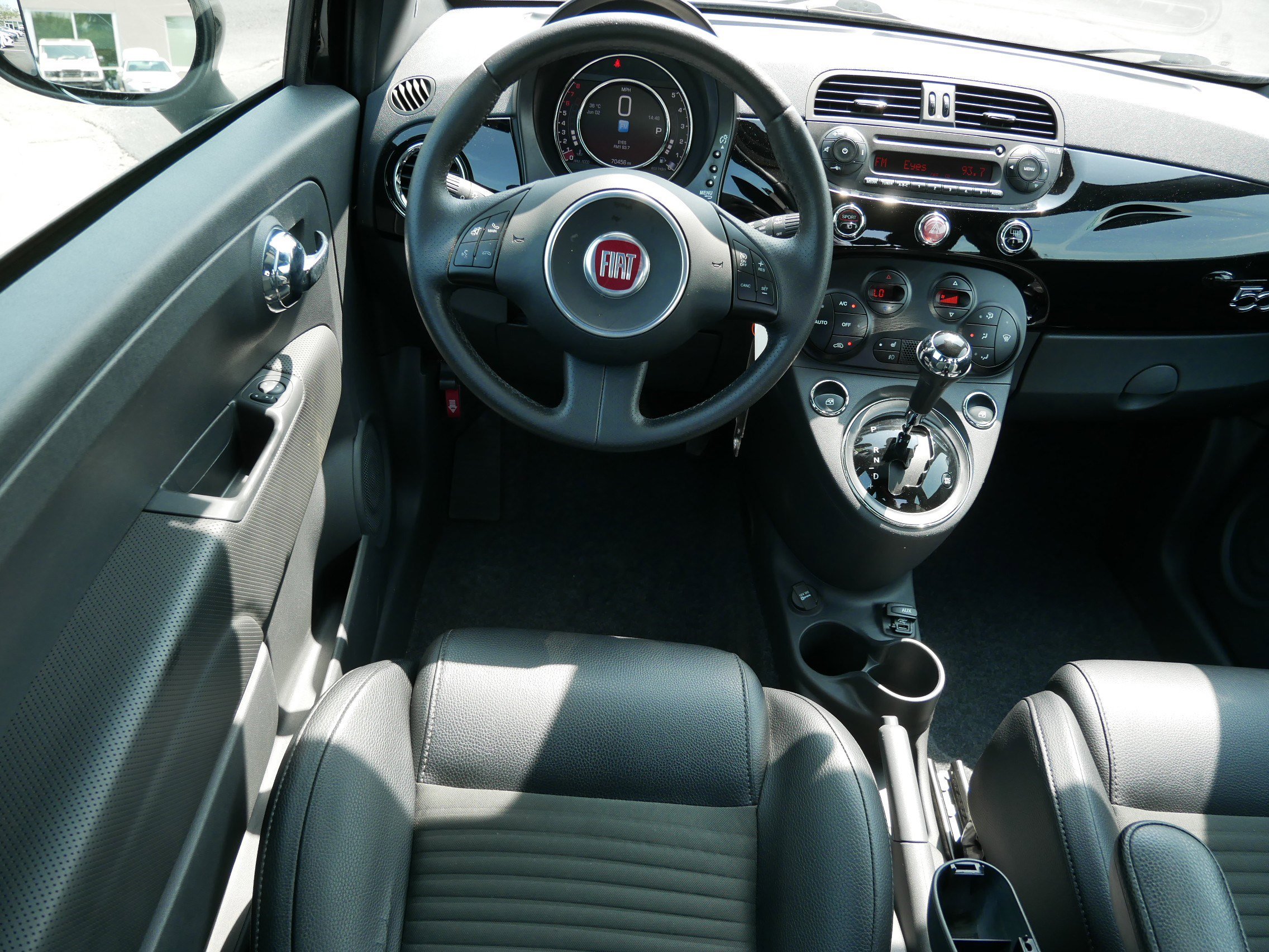 2015 Fiat 500 Sport photo 9