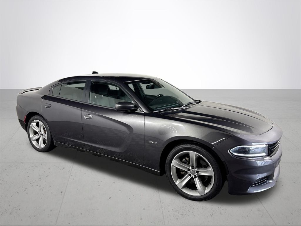 2016 Dodge Charger R/T photo 3