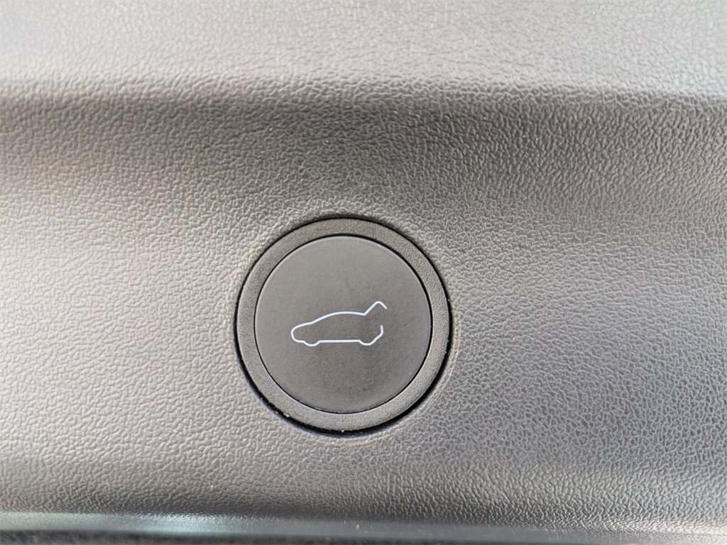 2022 Tesla Model Y Long Range photo 17