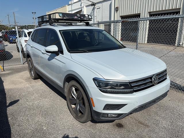 2018 Volkswagen Tiguan SEL Premium photo 2