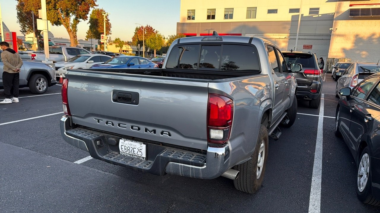 2020 Toyota Tacoma SR5 photo 2