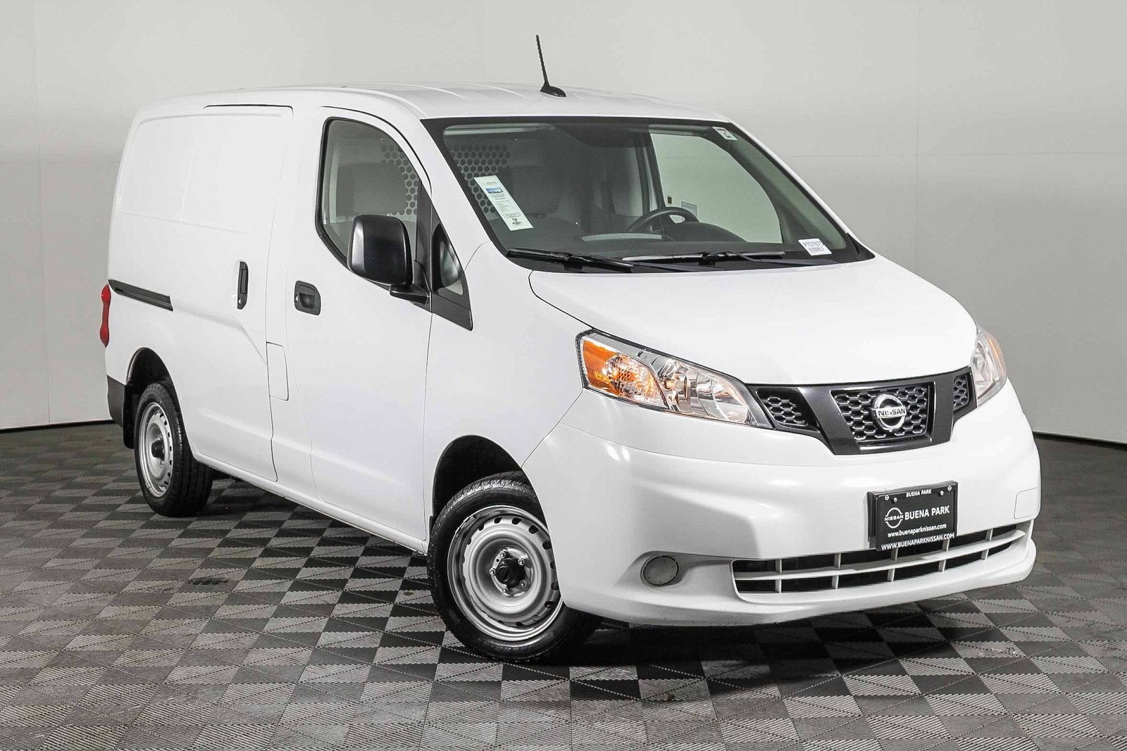 2021 Nissan NV200 S's photo