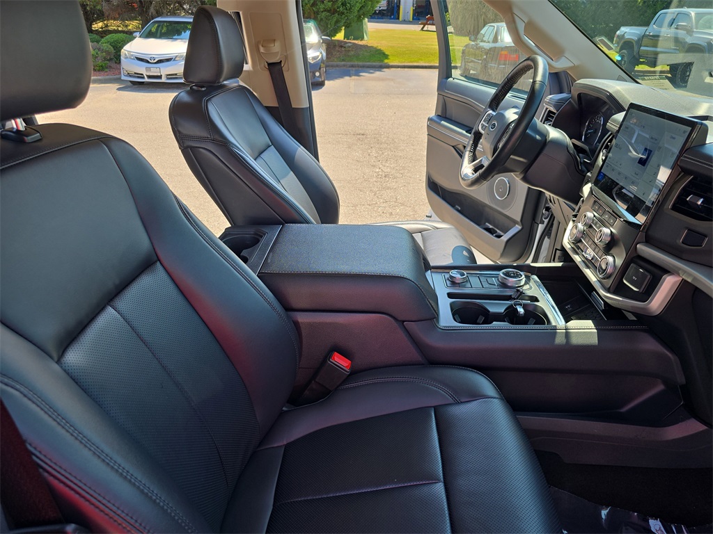2024 Ford Expedition MAX XLT photo 10
