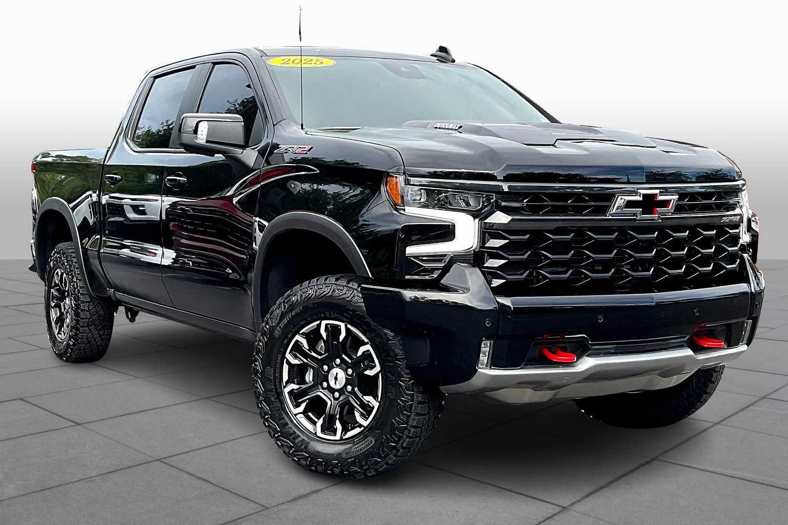 2025 Chevrolet Silverado 1500 ZR2 photo 2