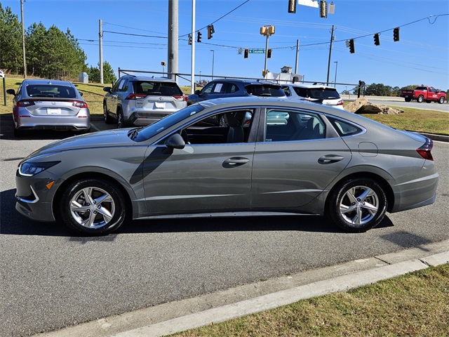 2022 Hyundai Sonata SE photo 4